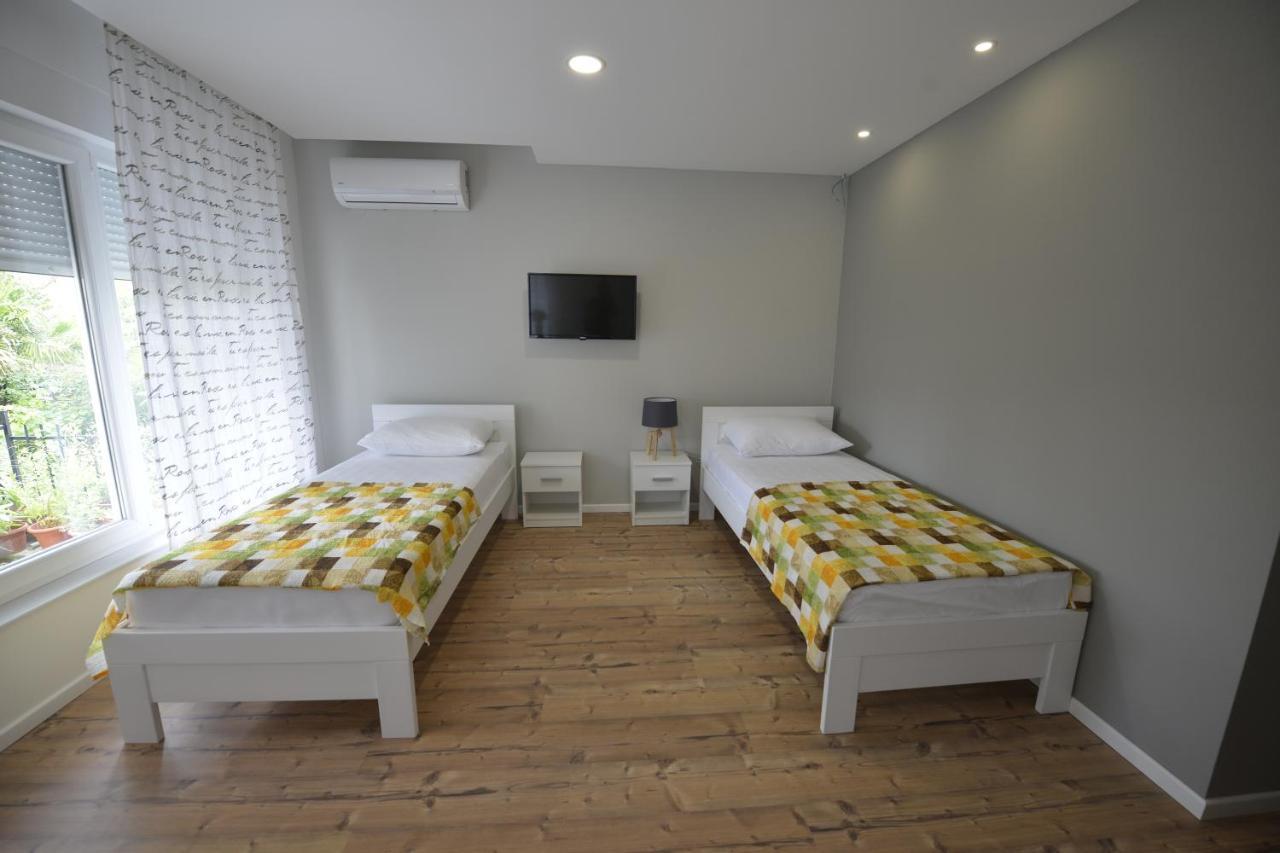 Villa Flower With Free Onsite Parking Mostar Exterior photo